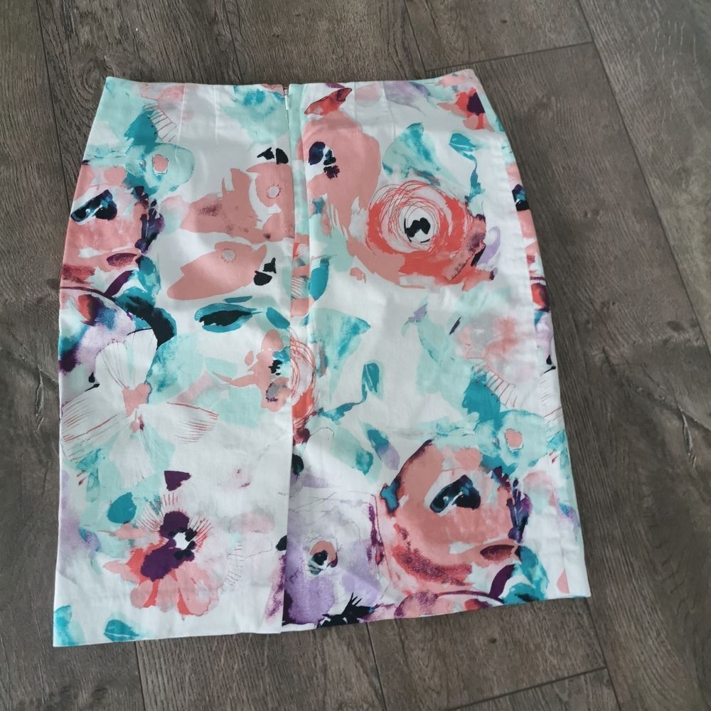 Eric Signature floral pencil skirt size 8
